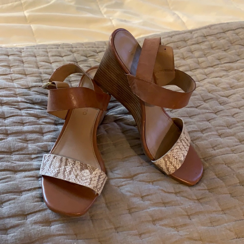 Franco Sarto wedge sandals EUC size 8